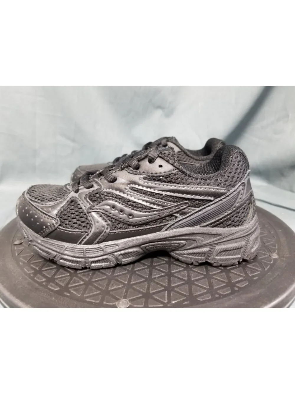 Saucony Ride Millennium KDZ Sneakers Black Kids Size 2 New No Box!